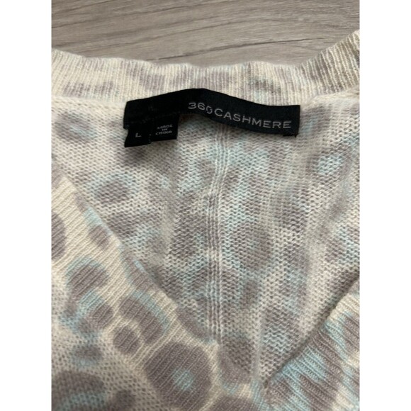 360 Cashmere Animal Leopard Print White Gray blue Cashmere  Sweater large soft - Picture 6 of 7